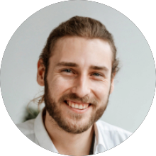 Лев <br> 22 года